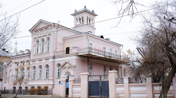 Astrakhan Russie Janvier 2021 Bâtiments Anciens Ville Façade Rue Remblai — Photo