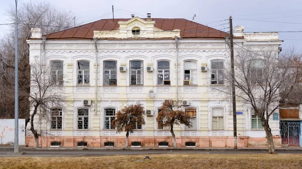 Astrakhan Rusya Ocak 2021 Şehrin Eski Binaları Cephe Mayıs Caddesi — Stok fotoğraf