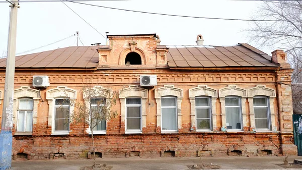 Astrakhan Rússia Janeiro 2021 Edifícios Antigos Cidade Fachada Rua Sverdlov — Fotografia de Stock