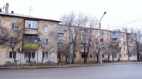 Astrakhan Rússia Janeiro 2021 Edifícios Antigos Cidade Fachada Rua Kirov — Fotografia de Stock