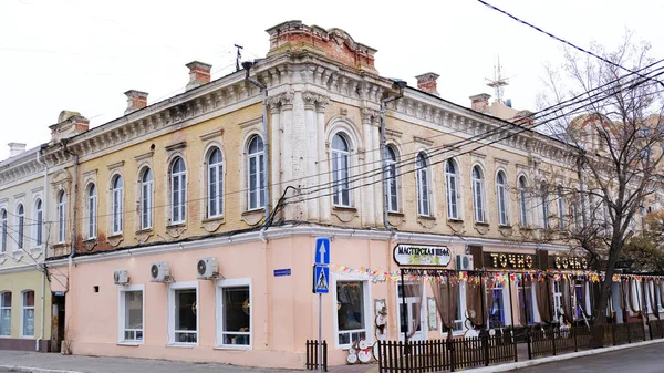 Astrakhan Rússia Janeiro 2021 Edifícios Antigos Cidade Fachada Rua Kirov — Fotografia de Stock