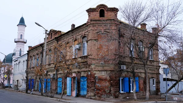 Astrachan Rosja Stycznia 2021 Stare Budynki Miasta Fasady Domów Ulica — Zdjęcie stockowe