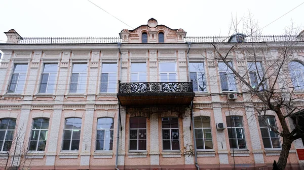 Astrakhan Rússia Janeiro 2021 Edifícios Antigos Cidade Fachada Rua Shahumyan — Fotografia de Stock