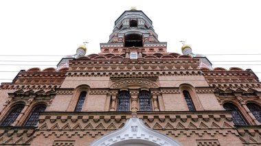 Astrakhan, Rusya, 9 Ocak 2021. Şehrin eski binaları. Ön cephe. Çehov Sokağı.