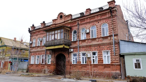 Astrakhan Rússia Janeiro 2021 Edifícios Antigos Cidade Fachada Rua Chekhov — Fotografia de Stock