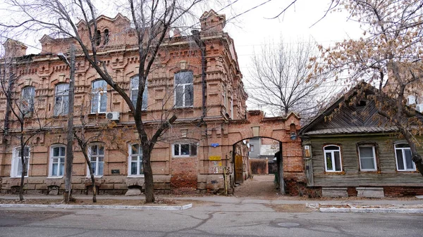 Astrakhan Rússia Janeiro 2021 Edifícios Antigos Cidade Fachada Rua Chekhov — Fotografia de Stock