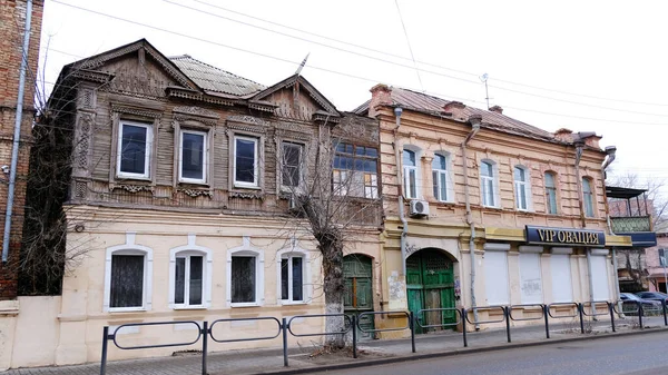 Astrakhan Ryssland Januari 2021 Gamla Byggnader Staden Fasad Kommunisticheskaya Gatan — Stockfoto