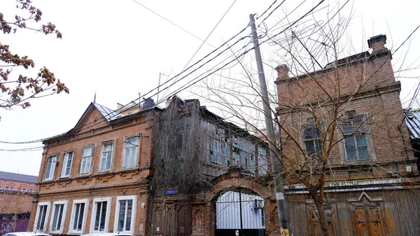 Astrakhan Rússia Janeiro 2021 Edifícios Antigos Cidade Fachada Rua Babushkina — Fotografia de Stock