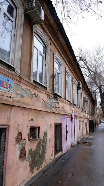 Astrakhan Rússia Janeiro 2021 Edifícios Antigos Cidade Fachada Rua Chalabyan — Fotografia de Stock