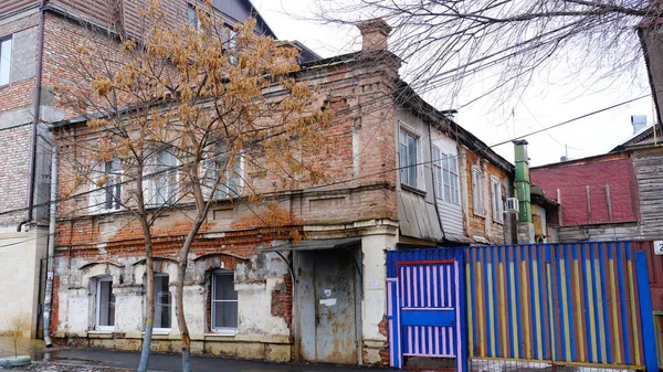 Astrakhan Rússia Janeiro 2021 Edifícios Antigos Cidade Fachada Rua Internacional — Fotografia de Stock