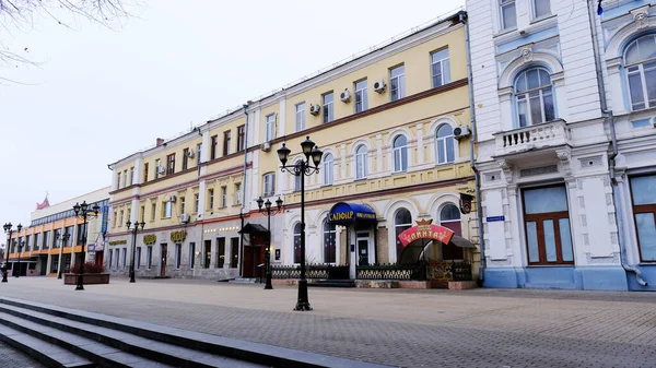 Astrakhan Ryssland Januari 2021 Gamla Byggnader Staden Fasad Gatan Akhmatovskaja — Stockfoto