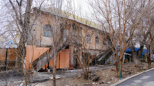Astrakhan Rússia Janeiro 2021 Edifícios Antigos Cidade Fachada Rua Volodarskogo — Fotografia de Stock