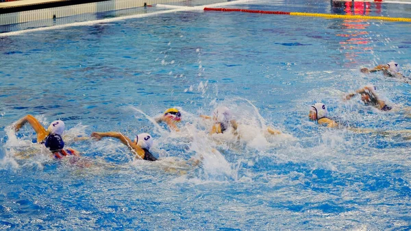 Astracán Rusia Enero 2021 Chicas Piscina Están Aprendiendo Jugar Waterpolo — Foto de Stock