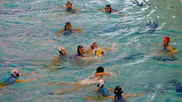 Astrakhan Rússia Janeiro 2021 Meninas Piscina Estão Aprendendo Jogar Polo — Fotografia de Stock