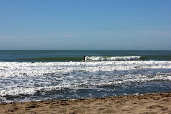 Surfing Corona Times Forte Dei Marmi Tuscany Italy — Stock Photo, Image