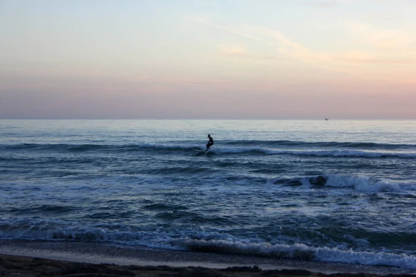 Surfen Corona Tijden Bij Forte Dei Marmi Toscane Italië — Stockfoto