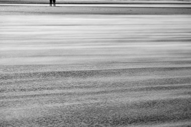 Normandiya güneşli kış izlenimleri. Normandiya 'nın Dunkirk kasabasından farklı izlenimler.