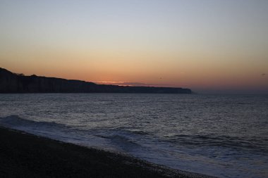 Fecamp, Fransa 'daki Normandiya Kıyısı. Uçurum hattı, sahil ve Fecamp 'deki Normandiya kıyılarının detayları. Fransız Kanalı 'ndan İngiliz Kanalı.