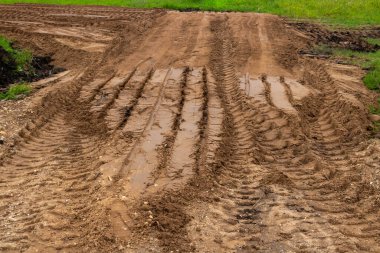 Yeni bir yol inşaatı devam ediyor..