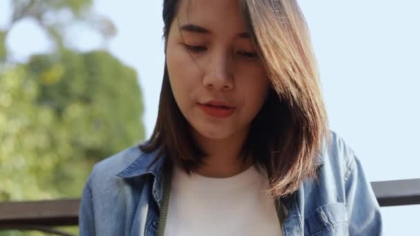 Gros Plan Femme Asiatique Utilisant Des Appareils Smartphone Partageant Les — Video