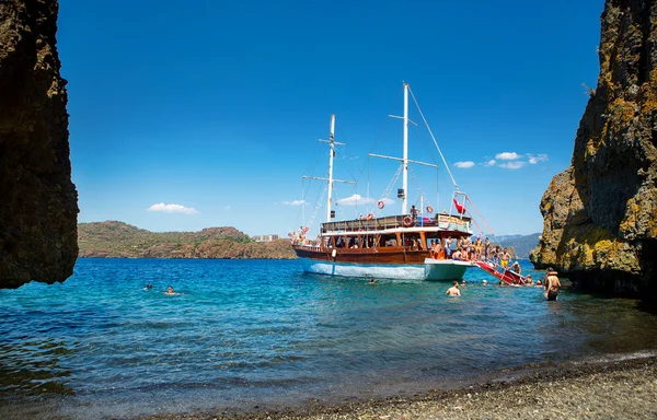 Το σκάφος, σε νησιά της Κλεοπάτρας στο Αιγαίο - η Τουρκία Alanya — Φωτογραφία Αρχείου