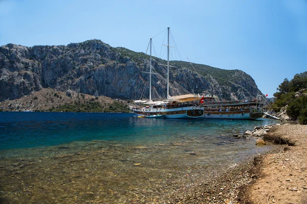 Loď na ostrovech v Egejském moři - Alanya Turecko — Stock fotografie