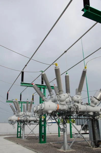 Subestação elétrica de alta tensão — Fotografia de Stock