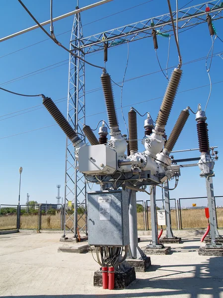 Subestação elétrica de alta tensão — Fotografia de Stock