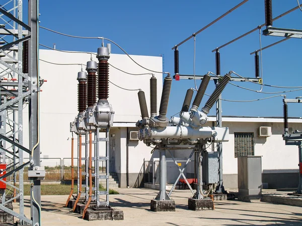 Subestação elétrica de alta tensão — Fotografia de Stock