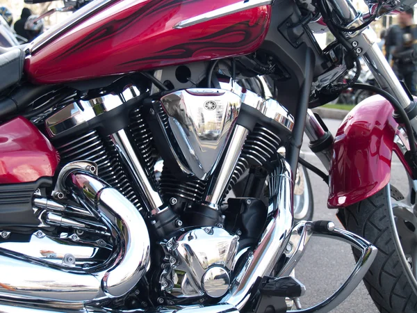 Blank krom guldpläterad motorcykelns motor — Stockfoto