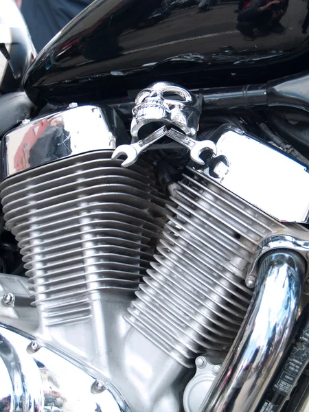 Blank krom guldpläterad motorcykelns motor — Stockfoto