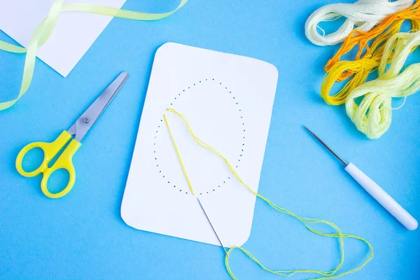 How Make Delicate Easter Card Egg Floss Thread Your Own — Stock Photo, Image
