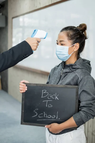 Back School Asian Male Teacher Using Thermometer Temperature Screening Student — Stock Photo, Image