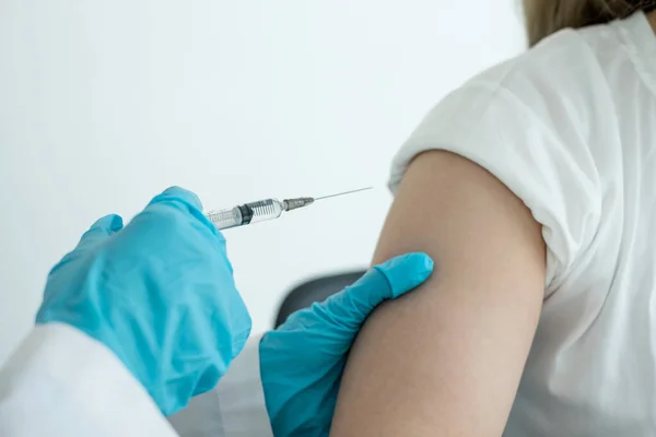 Médecins Féminins Vaccinés Avec Des Seringues Pour Prévenir Les Épidémies — Photo