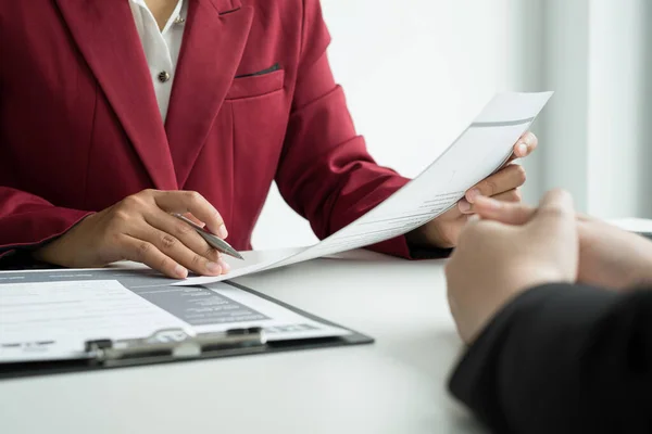 Business People Hold Resume Talk Job Applicants Job Interviews Careers — Stock Photo, Image