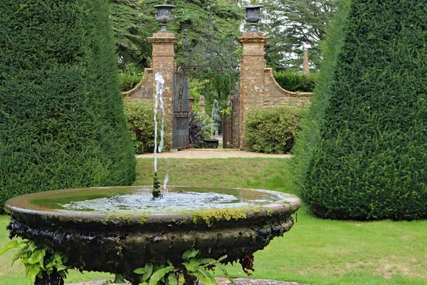 Dorchester Dorset August 21St 2020 Fountain Ornamental Pool Stands Formal — Stock Photo, Image