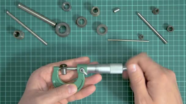 Micrometer Sangat Tepat Mengukur Instrumen Alat — Stok Video