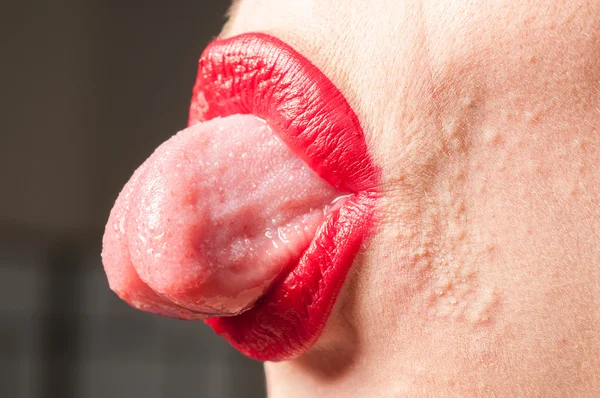 여 자가 혀의 세부 사항 — 스톡 사진