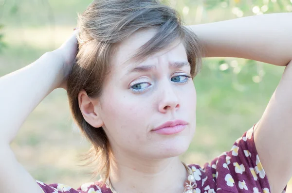 Menina no parque — Fotografia de Stock