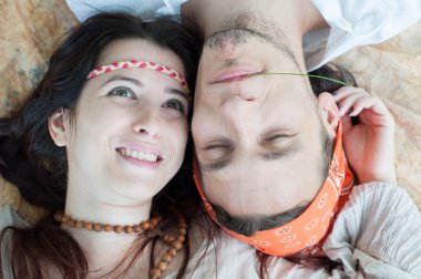 hippiler güzel arka planda