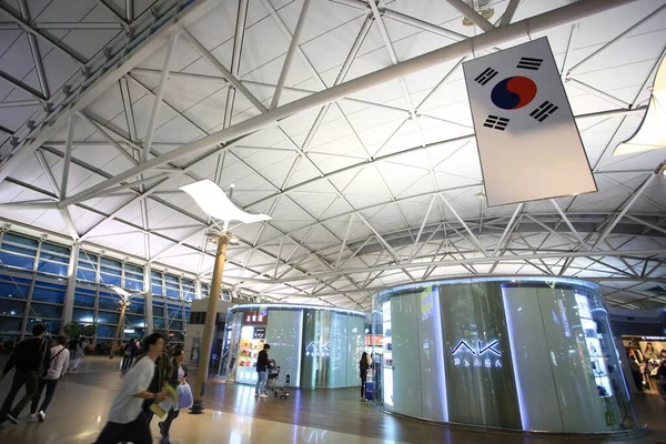 南韩首尔 2012年10月22日首尔附近仁川机场的内部 仁川机场是韩国最大的国际机场 — 图库照片