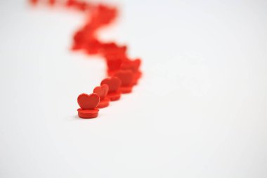 Sevgililer günü, kalp geçmişi olan bir evlilik.