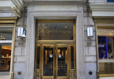 New York / usa - 5 Mayıs 2020: Coca Cola Şirketi girişi.