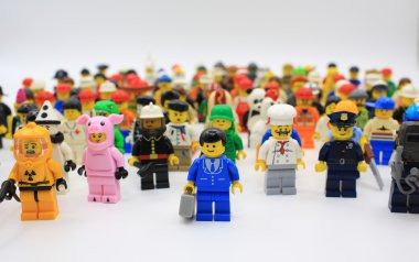 Lego minifigure farklı yazı