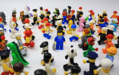 Lego minifigure farklı yazı
