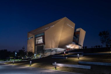 Hong Kong - 12 Aralık 2022: Hong Kong Sarayı Müzesi, Batı Kowloon Kültür Bölgesi 'nde bir halk müzesidir.