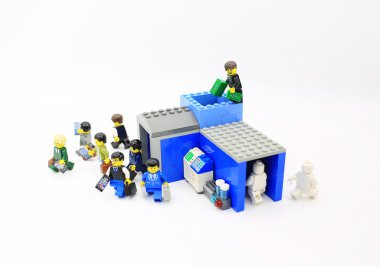 Hong Kong, 25 Mayıs: Studio atış Lego insanların birleşmek farklı sette 25 Mayıs 2015.Legos Hong Kong dan vardır Danimarka Lego Group tarafından üretilen plastik inşaat oyuncak popüler bir çizgi