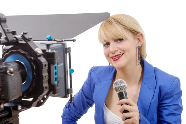 Portrait de femme blonde élégante journaliste TV — Photo