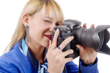 izole üzerinde beyaz bir kamera ile genç kadın  