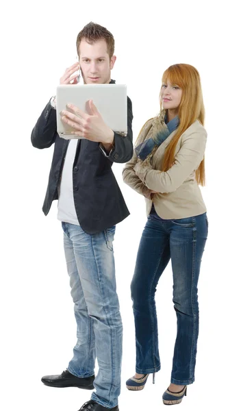 Dos personas de negocios que trabajan juntos con un ordenador portátil y teléfono, o — Foto de Stock